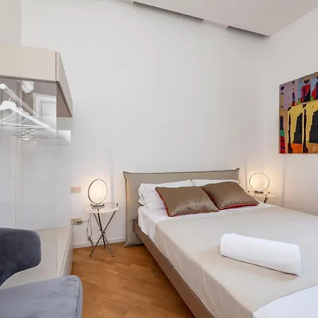 Spanishsteps Luxury Apartman *